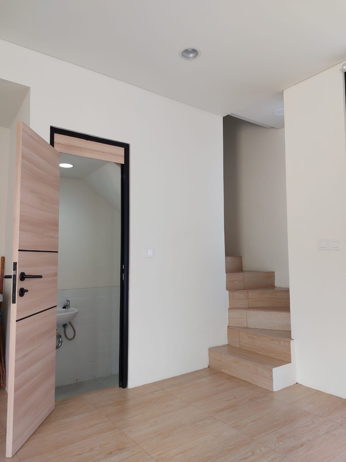 Rumah Disewakan di Cluster Uptown Lippo Cikarang